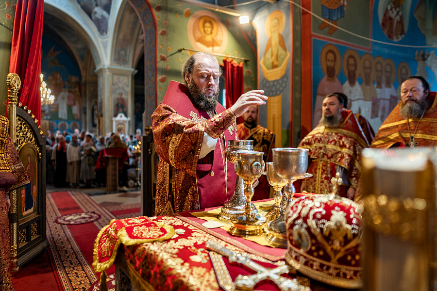 Архиерейское богослужение в храме мучеников Флора и Лавра села Ям г.о. Домодедово